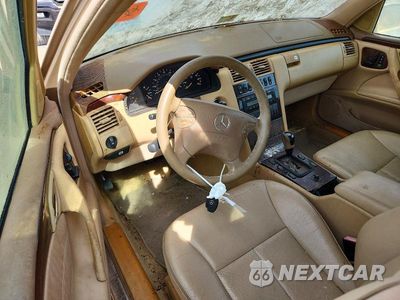 Zdjęcie 8 z 13 samochodu: 2001 MERCEDES-BENZ E 320 4MATIC VIN:WDBJH82J21X057423 - miniatura