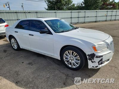 Czwarte zdjęcie samochodu z boku: 2014 CHRYSLER 300C VIN:2C3CCAKG1EH157936 - miniatura