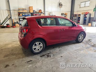 Trzecie zdjęcie samochodu z tyłu: 2015 CHEVROLET SONIC LT VIN:1G1JC6SH9F4131083 - miniatura
