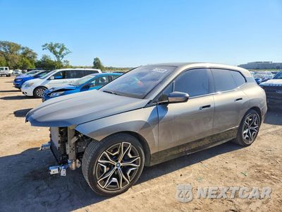 2025 BMW IX XDRIVE50 WB523CF01SCU02423 - główne zdjęcie licytacji z USA - miniatura