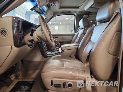 Zdjęcie 7 z 13 samochodu: 2004 GMC YUKON DENALI VIN:1GKEK63U84J230262 - miniatura