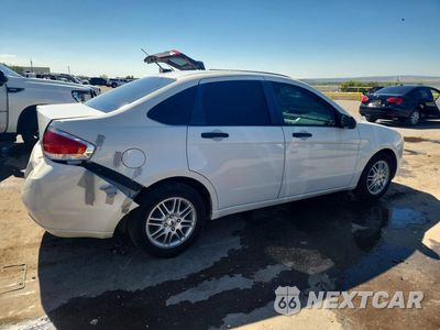 Trzecie zdjęcie samochodu z tyłu: 2010 FORD FOCUS S VIN:1FAHP3EN7AW153998 - miniatura