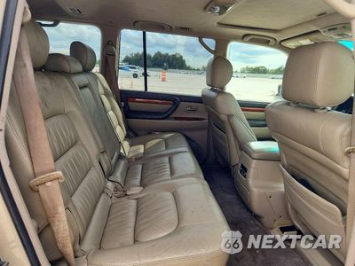 Zdjęcie 11 z 14 samochodu: 2005 LEXUS LX 470 VIN:JTJHT00W053555371 - miniatura