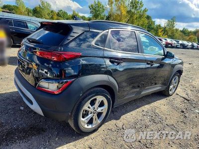 Trzecie zdjęcie samochodu z tyłu: 2023 HYUNDAI KONA SEL VIN:KM8K3CAB7PU051737 - miniatura