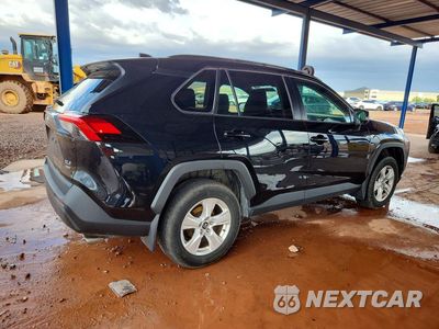 Trzecie zdjęcie samochodu z tyłu: 2021 TOYOTA RAV4 XLE VIN:2T3P1RFV2MC166137 - miniatura
