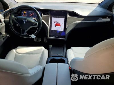 Zdjęcie 8 z 12 samochodu: 2020 TESLA MODEL X VIN:5YJXCBE46LF284026 - miniatura