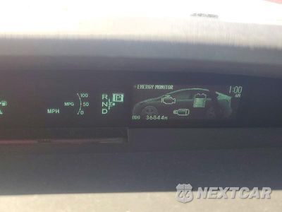 Zdjęcie 9 z 12 samochodu: 2015 TOYOTA PRIUS TWO VIN:JTDKN3DU3F0445995 - miniatura
