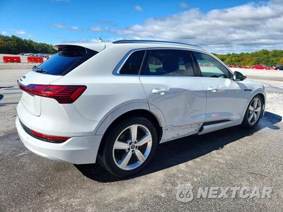 Trzecie zdjęcie samochodu z tyłu: 2019 AUDI E-TRON PREMIUM PLUS VIN:WA1LAAGEXKB022879 - miniatura