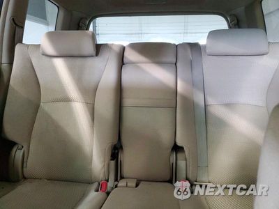 Zdjęcie 10 z 13 samochodu: 2004 TOYOTA HIGHLANDER BASE VIN:JTEEP21A740006285 - miniatura