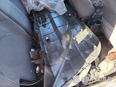 Zdjęcie 12 z 13 samochodu: 2012 HONDA FIT VIN:JHMGE8H36CS009015 - miniatura