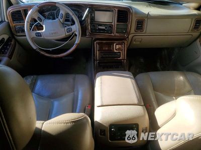 Zdjęcie 8 z 13 samochodu: 2006 GMC YUKON XL DENALI VIN:1GKFK66U36J142156 - miniatura