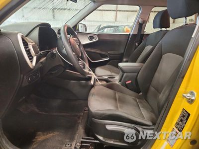 Zdjęcie 7 z 13 samochodu: 2020 KIA SOUL LX VIN:KNDJ23AU5L7076021 - miniatura