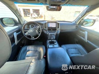 Zdjęcie 13 z 14 samochodu: 2018 TOYOTA LAND CRUISER BASE VIN:JTMCY7AJ7J4071759 - miniatura