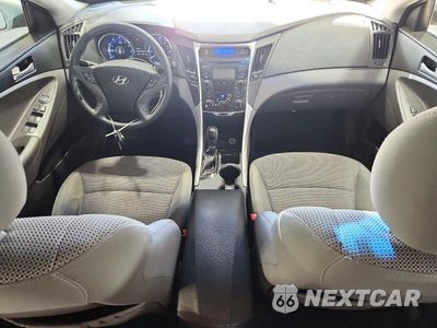 Zdjęcie 8 z 12 samochodu: 2012 HYUNDAI SONATA GLS VIN:5NPEB4AC6CH501403 - miniatura