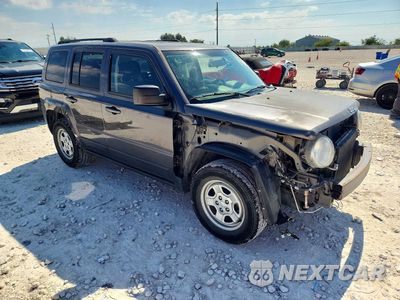 Czwarte zdjęcie samochodu z boku: 2015 JEEP PATRIOT SPORT VIN:1C4NJRBB0FD269347 - miniatura