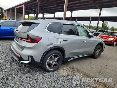 Trzecie zdjęcie samochodu z tyłu: 2025 BMW X1 XDRIVE28I VIN:WBX73EF02S5034198 - miniatura