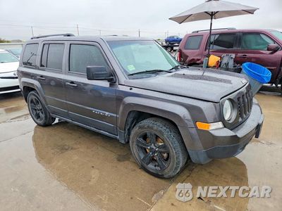 Czwarte zdjęcie samochodu z boku: 2015 JEEP PATRIOT LATITUDE VIN:1C4NJPFA4FD157544 - miniatura