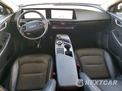 Zdjęcie 8 z 12 samochodu: 2023 KIA EV6 WIND VIN:KNDC34LA1P5602225 - miniatura