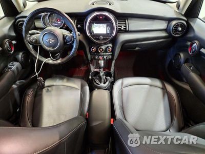 Zdjęcie 8 z 12 samochodu: 2018 MINI COOPER VIN:WMWXU1C56J2F81574 - miniatura