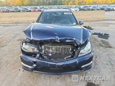 Piąte zdjęcie samochodu w środku: 2012 MERCEDES-BENZ C 300 4MATIC VIN:WDDGF8BB7CR197846 - miniatura