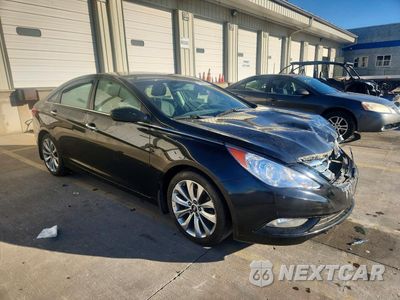 Czwarte zdjęcie samochodu z boku: 2011 HYUNDAI SONATA SE VIN:5NPEC4AC1BH121865 - miniatura