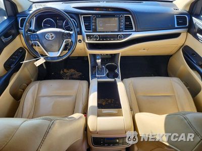 Zdjęcie 8 z 13 samochodu: 2018 TOYOTA HIGHLANDER XLE VIN:5TDJZRFH3JS841496 - miniatura