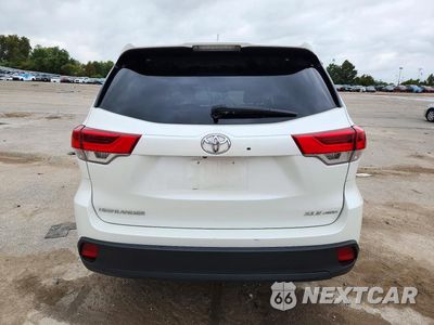Zdjęcie 6 z 13 samochodu: 2018 TOYOTA HIGHLANDER XLE VIN:5TDJZRFH8JS819297 - miniatura