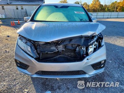 Piąte zdjęcie samochodu w środku: 2018 HONDA ODYSSEY EXL VIN:5FNRL6H7XJB077870 - miniatura