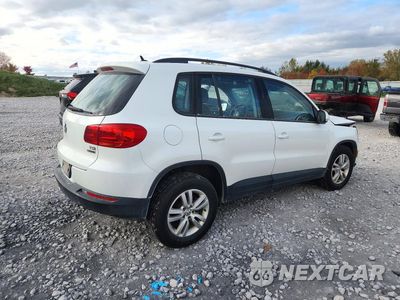Trzecie zdjęcie samochodu z tyłu: 2016 VOLKSWAGEN TIGUAN S VIN:WVGBV7AX8GW577196 - miniatura