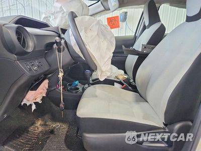 Zdjęcie 7 z 12 samochodu: 2018 TOYOTA PRIUS C ONE VIN:JTDKDTB36J1600376 - miniatura
