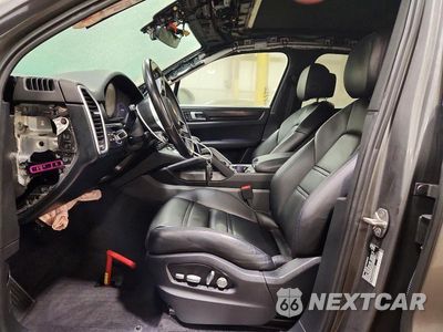 Zdjęcie 7 z 14 samochodu: 2021 PORSCHE CAYENNE VIN:WP1AA2AY8MDA00729 - miniatura
