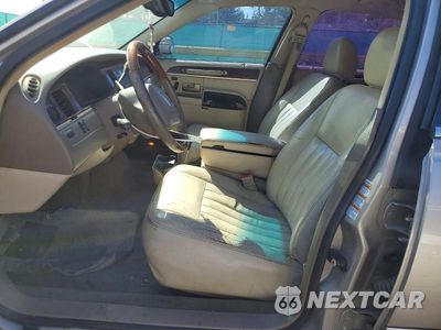 Zdjęcie 7 z 12 samochodu: 2003 LINCOLN TOWN CAR SIGNATURE VIN:1LNHM82W63Y672170 - miniatura
