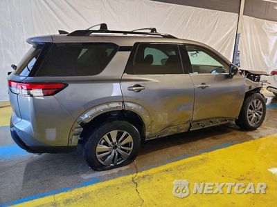 Trzecie zdjęcie samochodu z tyłu: 2026 NISSAN PATHFINDER SV VIN:5N1DR3BE3TC202489 - miniatura