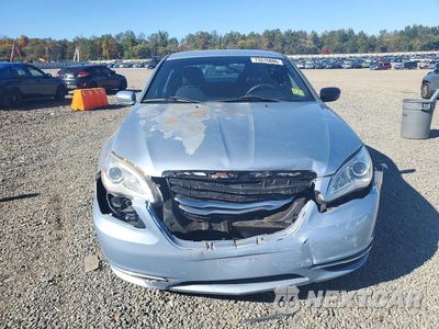 Piąte zdjęcie samochodu w środku: 2013 CHRYSLER 200 LX VIN:1C3CCBAB8DN698743 - miniatura