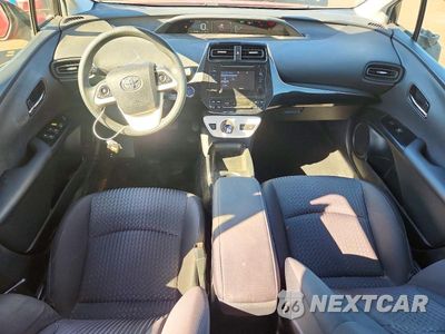 Zdjęcie 8 z 13 samochodu: 2017 TOYOTA PRIUS TWO VIN:JTDKBRFU6H3543378 - miniatura