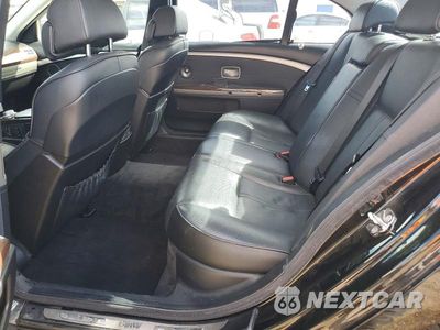 Zdjęcie 10 z 12 samochodu: 2007 BMW 750 VIN:WBAHN83547DT70796 - miniatura