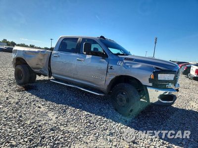 Czwarte zdjęcie samochodu z boku: 2021 RAM 3500 BIG HORN VIN:3C63RRHL2MG527892 - miniatura