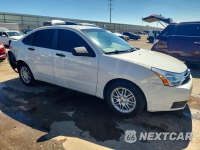 Czwarte zdjęcie samochodu z boku: 2010 FORD FOCUS S VIN:1FAHP3EN7AW153998 - miniatura