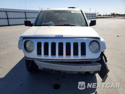 Piąte zdjęcie samochodu w środku: 2014 JEEP PATRIOT SPORT VIN:1C4NJPBA7ED545890 - miniatura