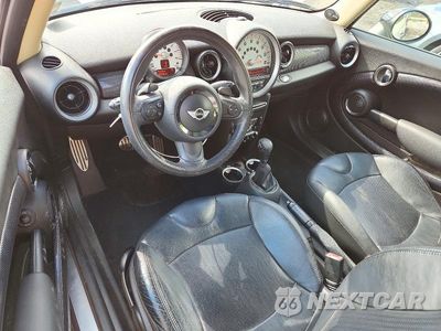 Zdjęcie 8 z 12 samochodu: 2011 MINI COOPER S VIN:WMWSV3C51BTY14014 - miniatura