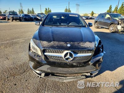 Piąte zdjęcie samochodu w środku: 2014 MERCEDES-BENZ CLA 250 VIN:WDDSJ4EBXEN151984 - miniatura
