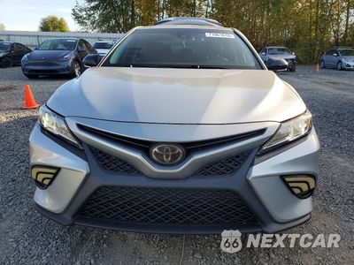 Piąte zdjęcie samochodu w środku: 2018 TOYOTA CAMRY SE VIN:4T1B11HK0JU015850 - miniatura