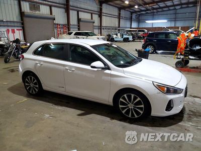 Czwarte zdjęcie samochodu z boku: 2018 HYUNDAI ELANTRA GT BASE VIN:KMHH35LE9JU058869 - miniatura