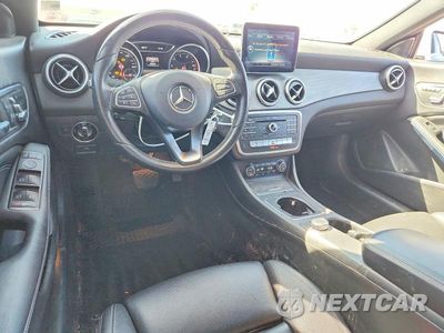 Zdjęcie 8 z 13 samochodu: 2017 MERCEDES-BENZ CLA 250 VIN:WDDSJ4EB9HN470779 - miniatura