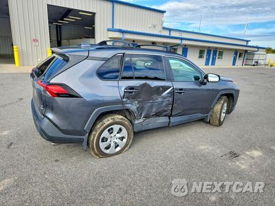 Trzecie zdjęcie samochodu z tyłu: 2021 TOYOTA RAV4 LE VIN:2T3F1RFV6MC166556 - miniatura