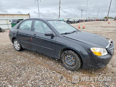 Czwarte zdjęcie samochodu z boku: 2009 KIA SPECTRA LX VIN:KNAFE221295595637 - miniatura
