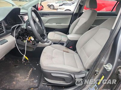 Zdjęcie 7 z 12 samochodu: 2019 HYUNDAI ELANTRA SE VIN:KMHD74LFXKU811834 - miniatura