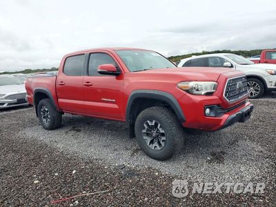 Czwarte zdjęcie samochodu z boku: 2018 TOYOTA TACOMA TRD OFF-ROAD VIN:3TMCZ5AN0JM131535 - miniatura