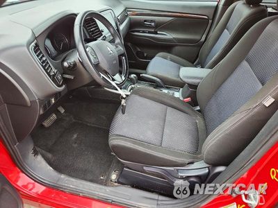 Zdjęcie 7 z 13 samochodu: 2018 MITSUBISHI OUTLANDER SE VIN:JA4AD3A30JZ059303 - miniatura