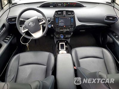 Zdjęcie 8 z 12 samochodu: 2017 TOYOTA PRIUS FOUR TOURING VIN:JTDKARFU7H3033754 - miniatura